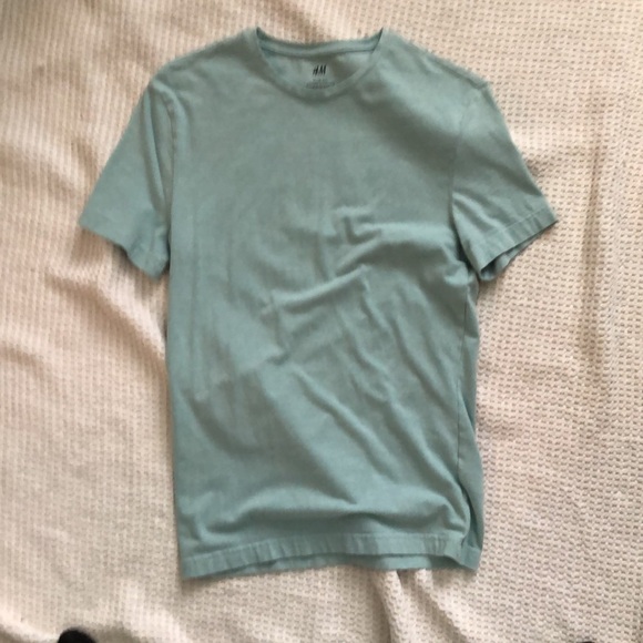 5 Shirts for 10 H&M Vintage Graphic Tees - Picture 2 of 8